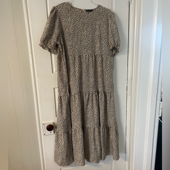 pretty garden Dresses & Skirts - Pretty Garden Leopard Print Puff Sleeve Dress